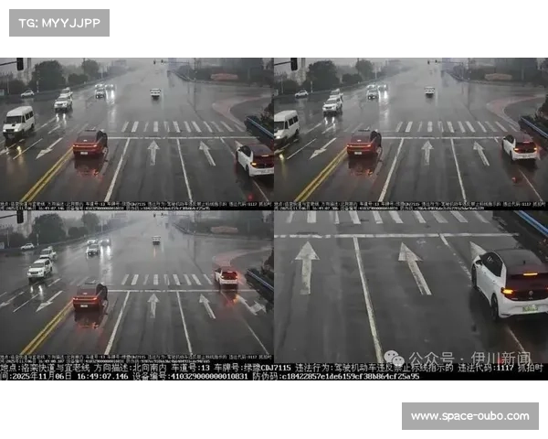 途中冲刺点现激烈卡位，一名车手因违规变道被罚时